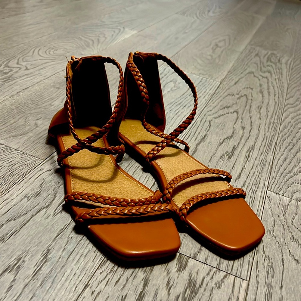 Brown Ardene’s zipper summer shoe